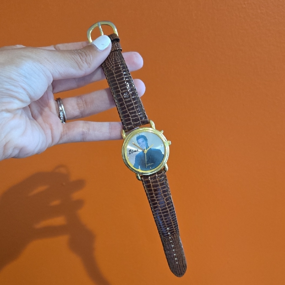 Vintage Valdawn ELVIS PRESLEY Gold and Brown Watch